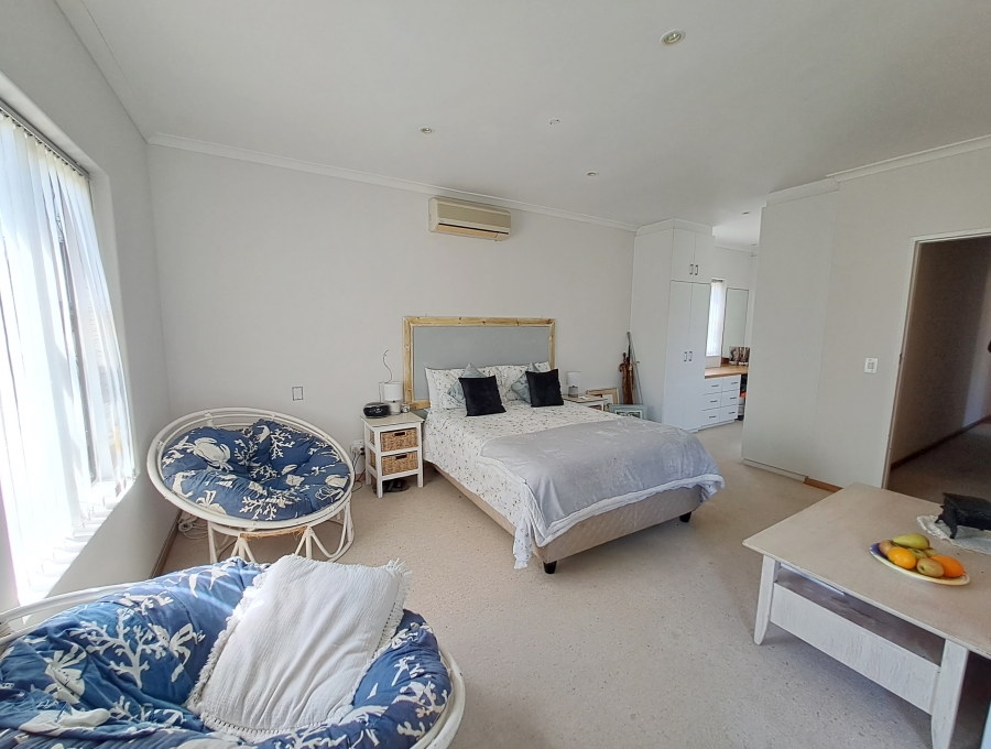 6 Bedroom Property for Sale in Greenways Golf Estate Western Cape